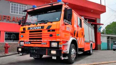 Bomberos voluntarios de Solano compraron tres autobombas