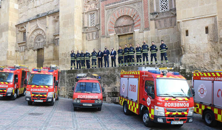 Bomberos de Córdoba estrenan 4 vehículos de reducidas dimensiones