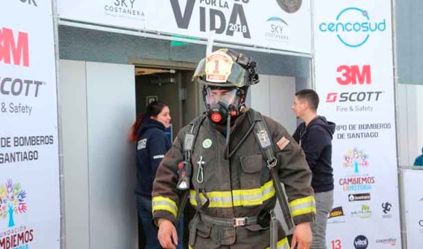 Bomberos volverá a subir al Costanera Center para promover la donación de órganos