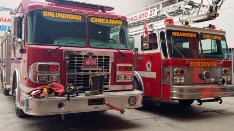 Vehículos de bomberos habrían quedado en mal estado tras incendio