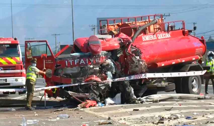 Colisiona camión de Bomberos que acudía a incendio en Paine