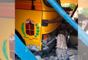 Chocan y causan destrozos en cuartel de Bomberos Voluntarios