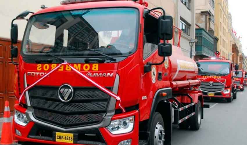 Entregan unidades móviles los Bomberos Voluntarios del Perú