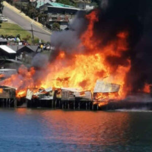 Seis bomberos lesionados en incendio que afectó a Chiloé