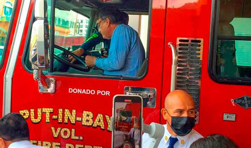 Bomberos de Los Cabos reciben donación de camión y equipo