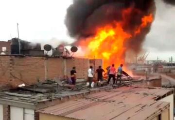 Incendio en el Callao destruyó 11 viviendas