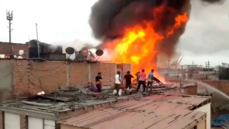 Incendio en el Callao destruyó 11 viviendas