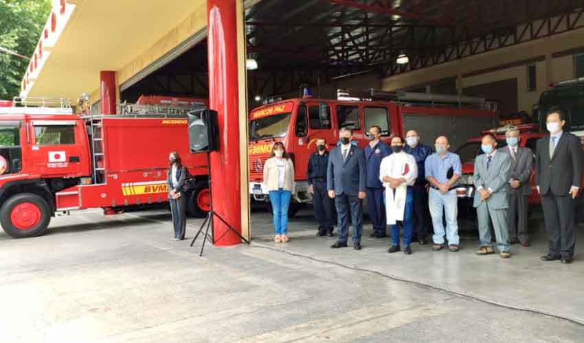 Bomberos recibió un camión autobomba donado por Japón