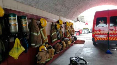 Se cae a pedazos la estación de Bomberos Uno en Mazatlán
