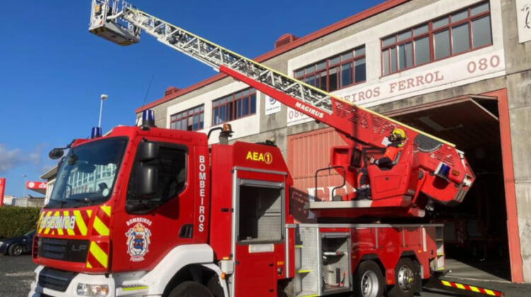 Nuevo camión escalera para los Bomberos de Ferrol
