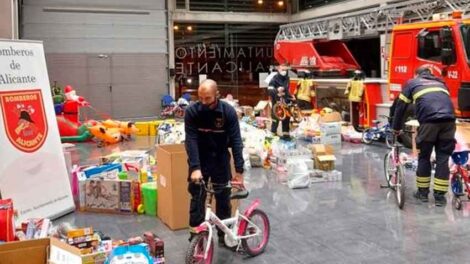La recogida solidaria de juguetes y alimentos bate récords