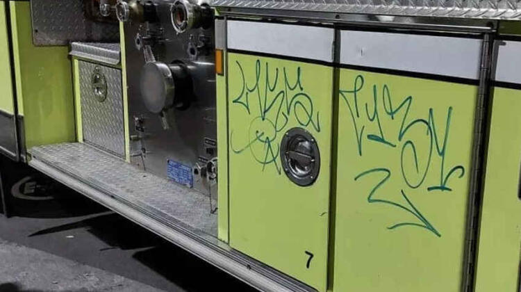 Vandalizaron un camión de los bomberos voluntarios