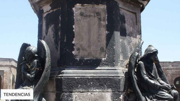 Roban placas de bronce del Monumento a las víctimas del incendio de La Compañía