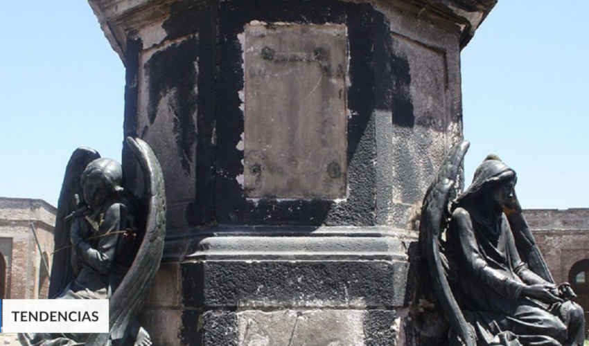 Roban placas de bronce del Monumento a las víctimas del incendio de La Compañía