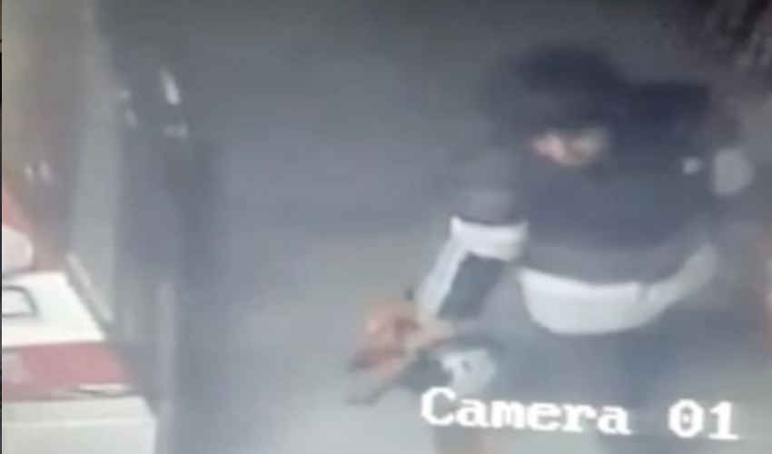 Les robó a los Bomberos y quedó filmado