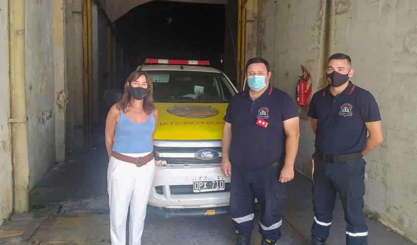 Entregaron una camioneta en comodato a los bomberos