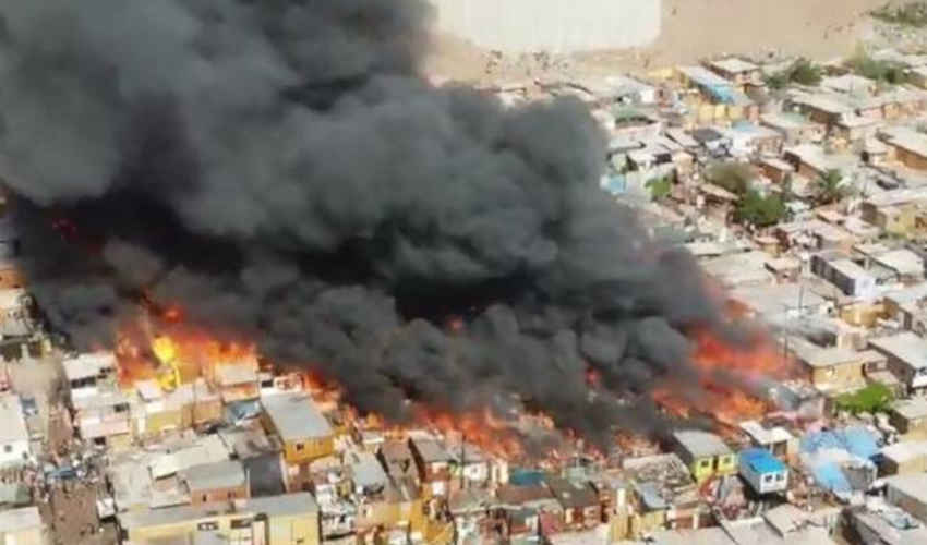 Incendio en Iquique deja mas de 30 viviendas consumidas por el fuego