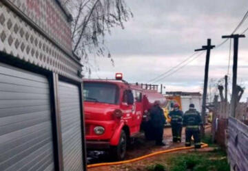 Un viejo Mercedes 1114: la autobomba en la que arriesgan la vida los bomberos