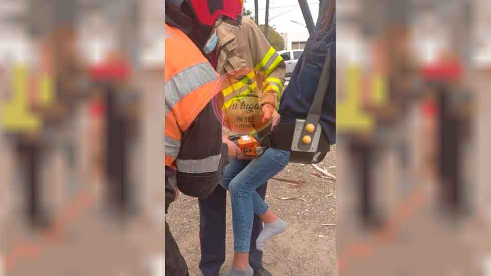 Se subió a una hamaca para bebé y la tuvieron que rescatar los bomberos