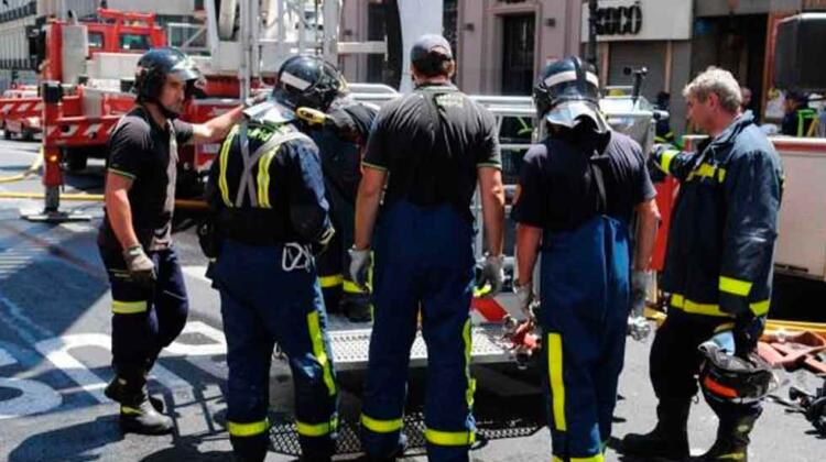 Los bomberos de Madrid denuncian al Ayuntamiento por sus condiciones laborales