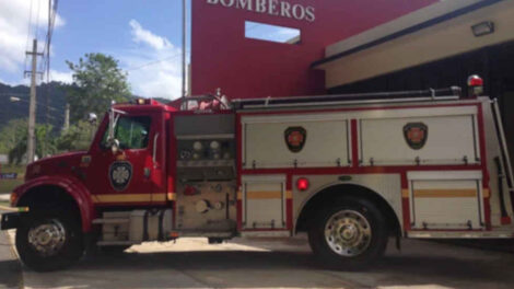 Bomberos de Puerto Rico reciben aumento salarial tras protesta