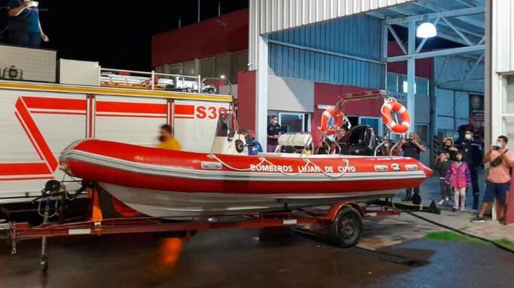 Bomberos sumó una nueva embarcación para rescate acuático