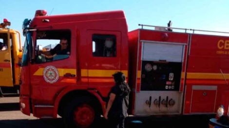 Dotaciones de bomberos de Brasil llegan a Corrientes para ayudar