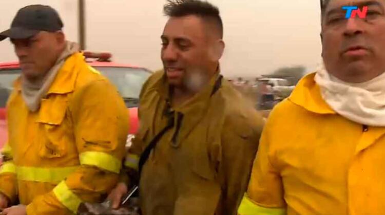 “Sacamos a dos chiquitos como pudimos”: las lágrimas de los bomberos voluntarios