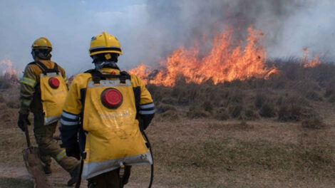 Bomberos de Olavarría envió personal para ayudar con los incendios