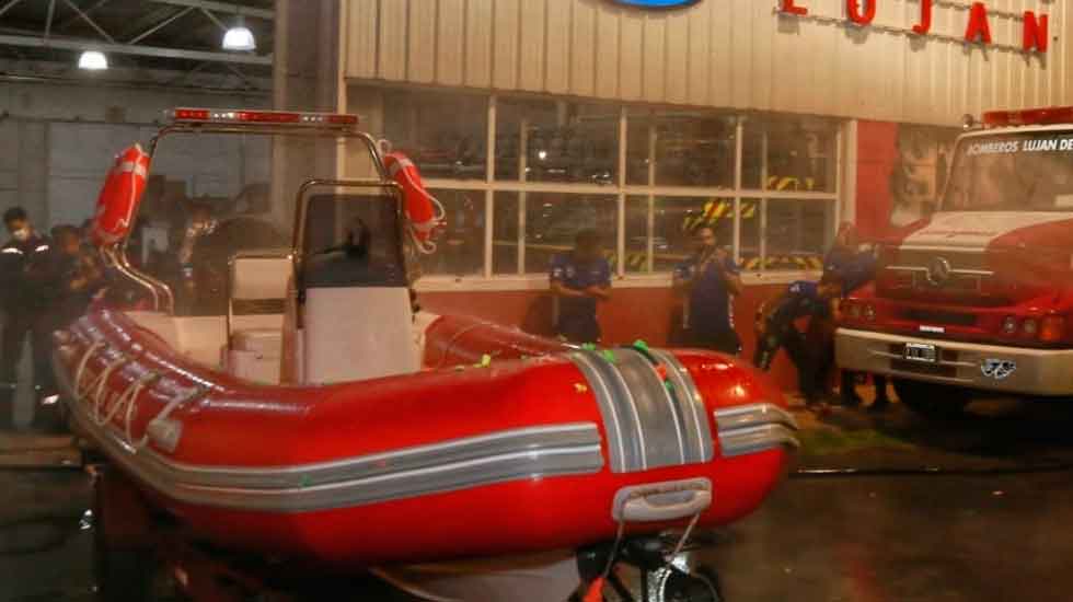 Bomberos Voluntarios de Luján de Cuyo sumó una nueva embarcación para rescate acuático
