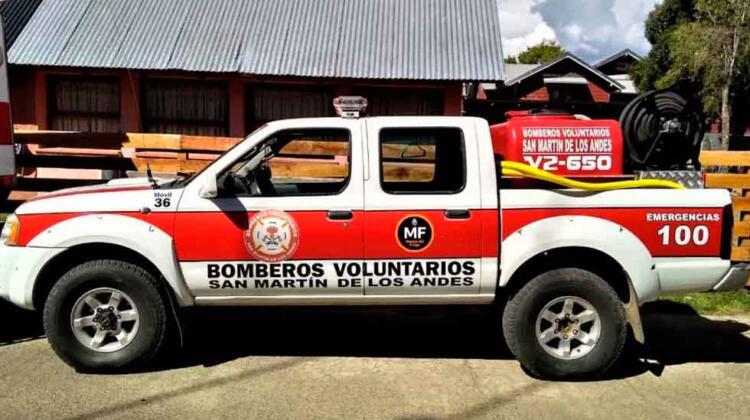 Bomberos incorpora camioneta 4×4 para incendios forestales