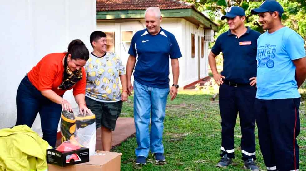 Yacyretá continúa brindando apoyo a los bomberos de Corrientes