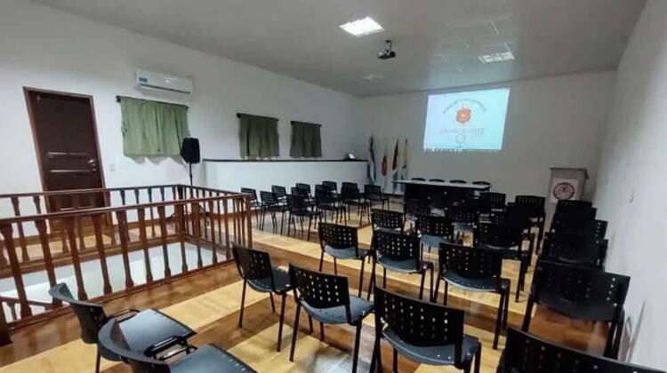 Bomberos de Dalmacio Vélez presentaron su nuevo auditorio