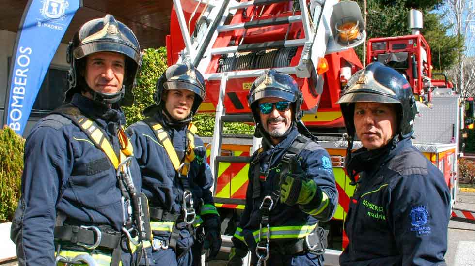Bomberos celebraron su día en una jornada de puertas abiertas