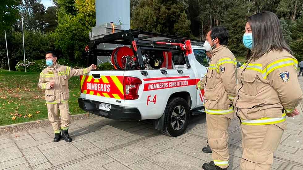 Bomberos de Putú reciben equipo especial para combatir incendios