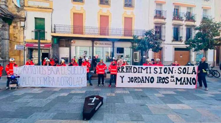 Los bomberos de Córdoba reclaman mejoras en equipos y personal