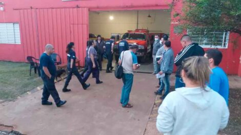 Bomberos voluntarios de Candelaria continúan la protesta