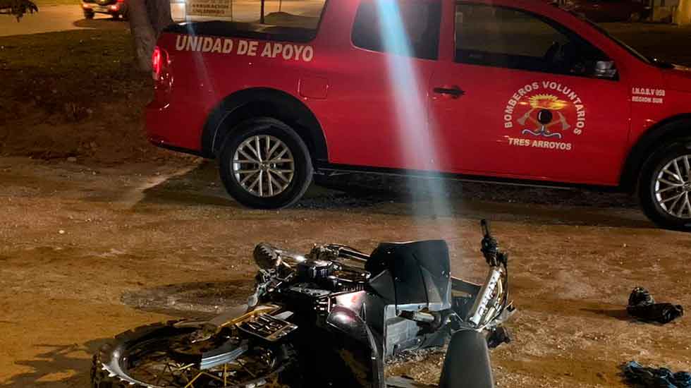 Choque de autobomba con una moto cuando acudían a un incendio