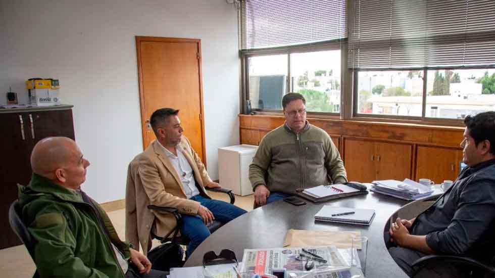Federación de Bomberos presentó su reclamo ante funcionarios de Provincia