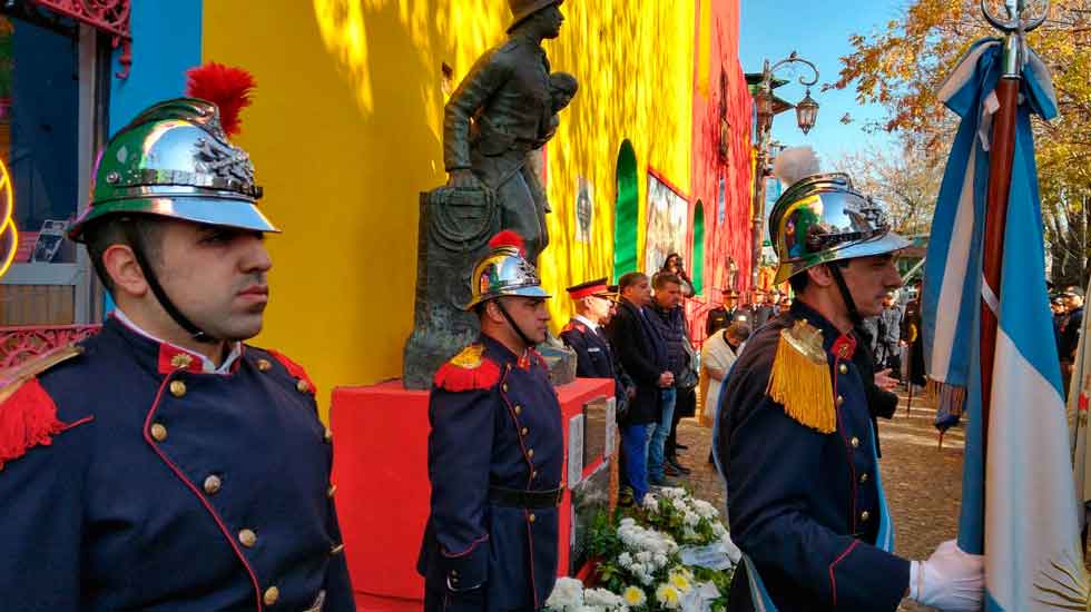 Los bomberos voluntarios de CABA celebraron su día en La Boca