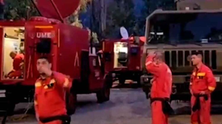 Tres bomberos graves por un gran incendio en Málaga