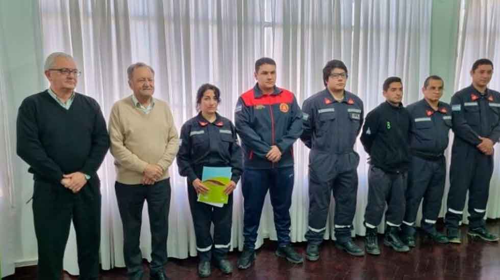Bomberos Voluntarios De Pocito Recibieron Una Póliza De Seguro De Vida