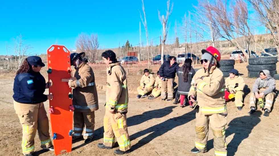 Bomberos Voluntarios de Caleta Olivia adquirieron su primera autobomba