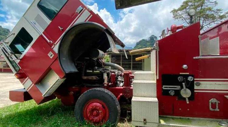  Camión que donarían a bomberos de Zongolica fue abandonado