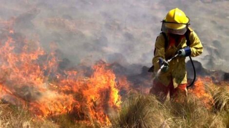 Sólo quedan activos dos incendios en el interior cordobés