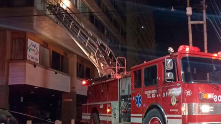 Feroz incendio en un complejo turístico de Bariloche