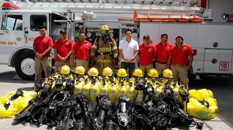 Cuerpo de Bomberos de Cozumel reciben equipo donado