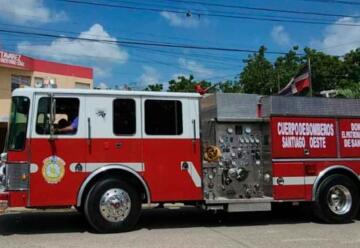 Dona camión a bomberos de Cienfuegos
