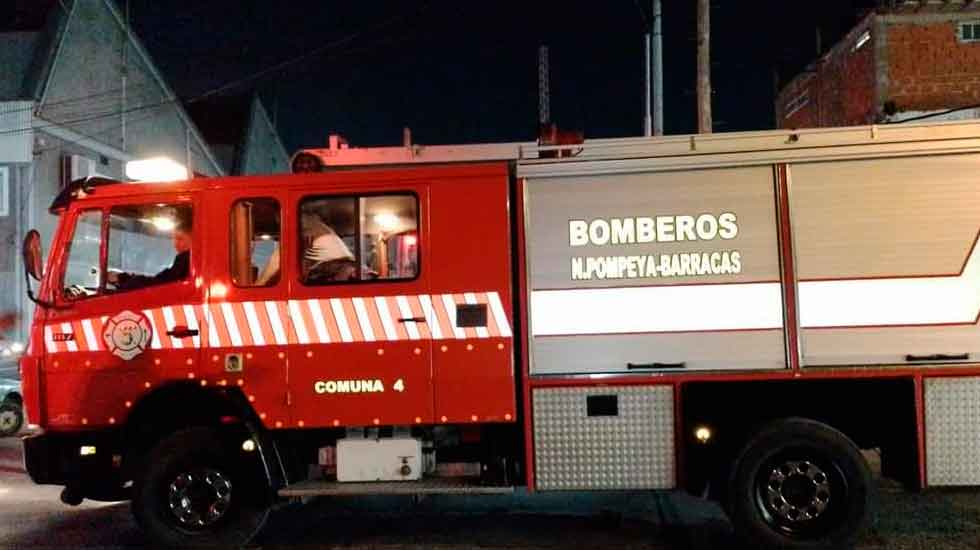 Bomberos Voluntarios de Pompeya - Barracas con nuevo autobomba