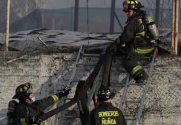 Dos bomberos resultan intoxicados por monóxido de carbono